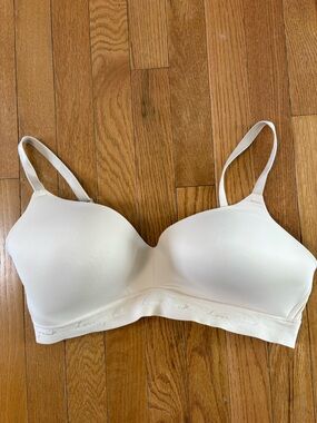 PINK Victoria's SecretWear Everywhere Wireless Lightly Lined  Bra Size 38D